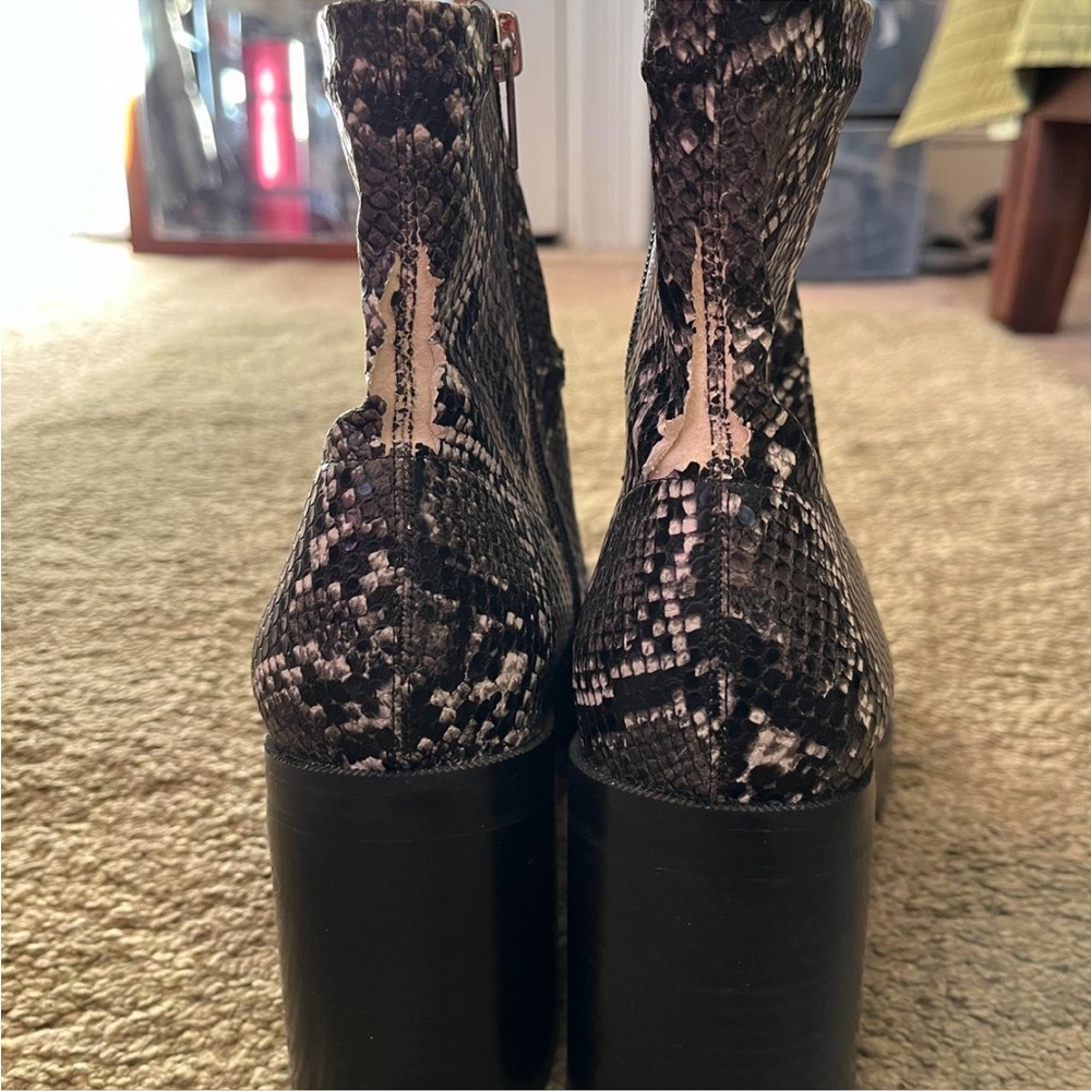Steve Madden platform boots - Picture 4 of 7